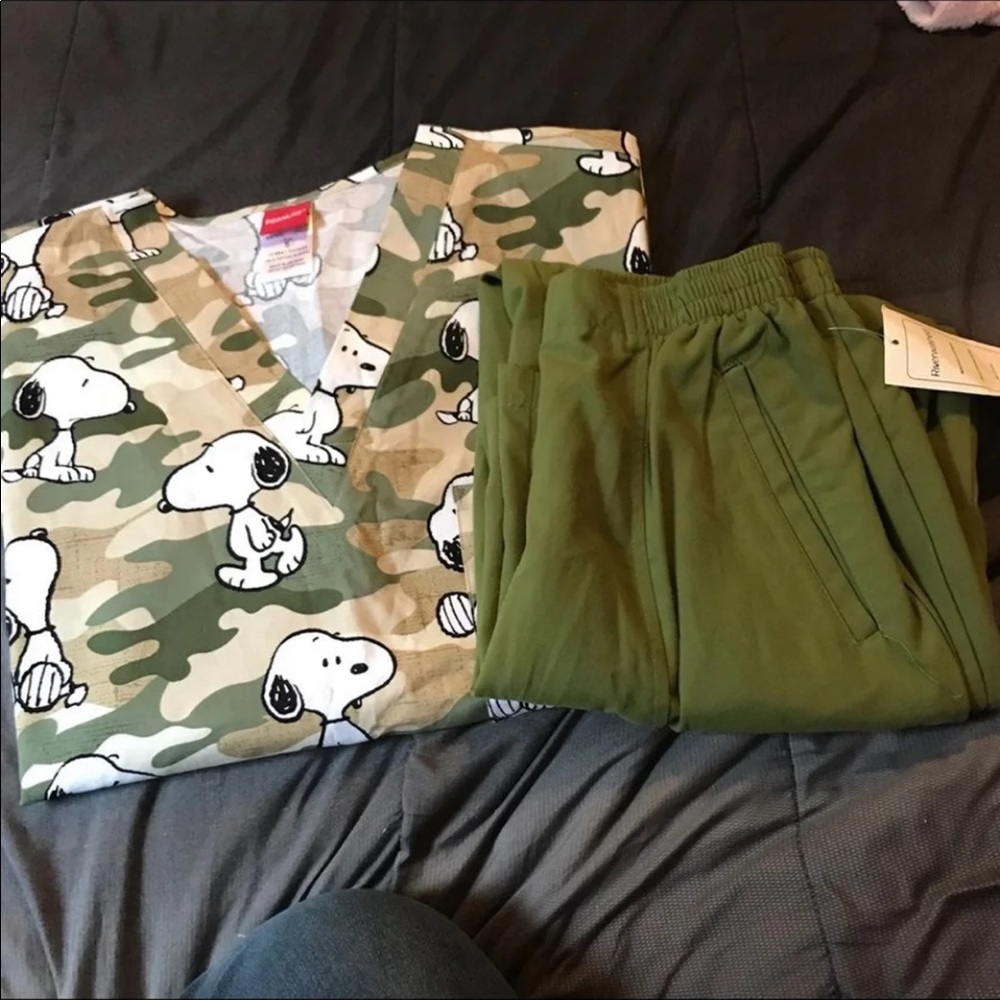 Size small scrubs NWT